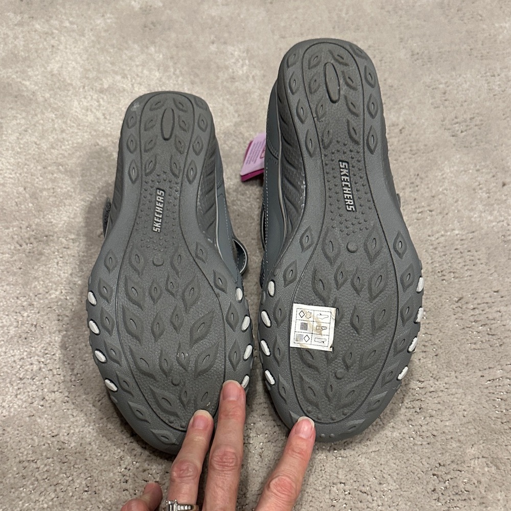 Skechers Gray Women's Flats - Picture 5 of 5